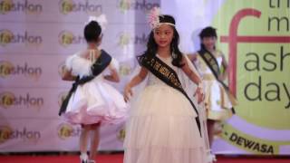 The Media Fashion Day Pagelaran Model Show