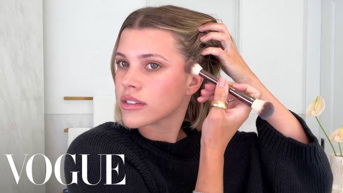Celebrity-Inspired Makeup Tips: Stunning Looks to Try Now