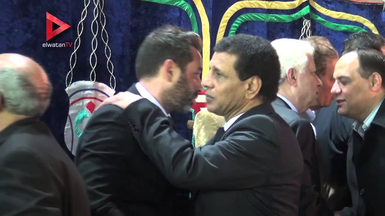 نجوم الكرة من مختلف العصور يقدمون العزاء في الثعلب