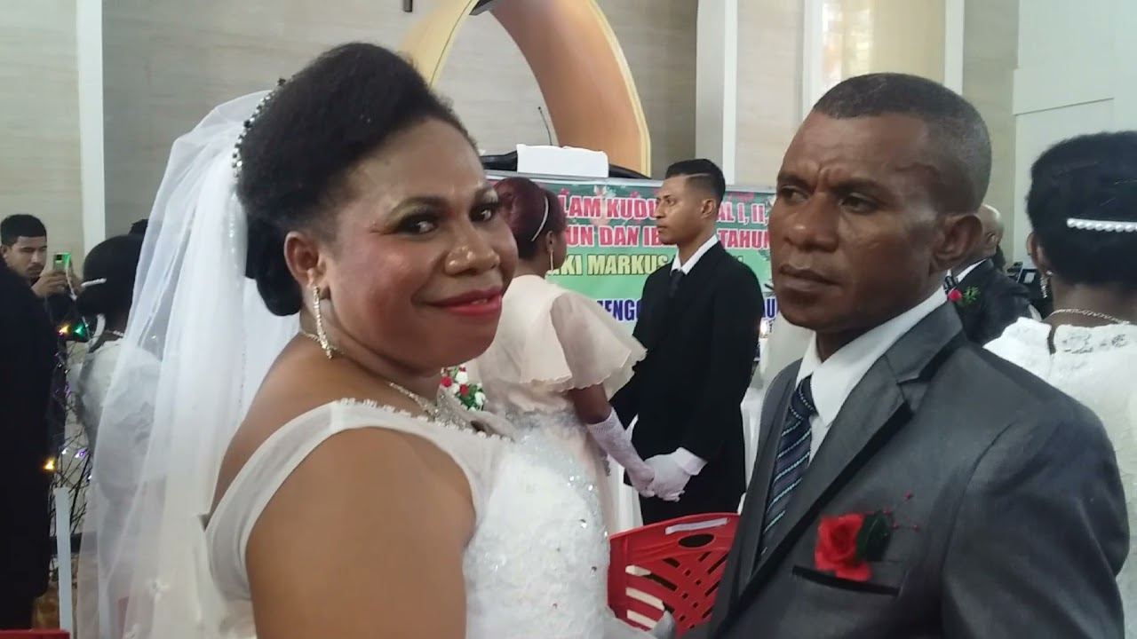 Pernikahan  Dari //Om Elimas Jitmau// di Jemat GKI Markus Kohoin Teminabuan