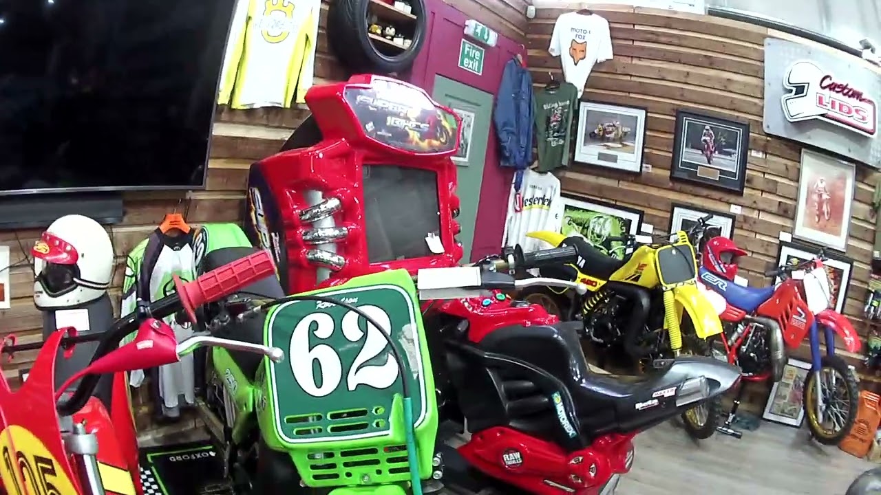 Held Retailer Custom Lids of Newcastle!