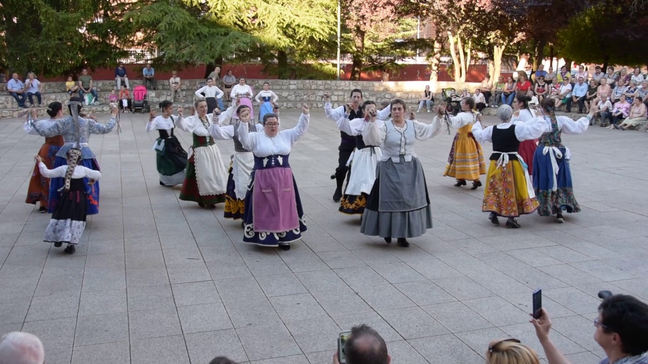 GRUPO DE DANZAS PAN Y GUINDAS (PALENCIA) Jota Panaderas de Grijota