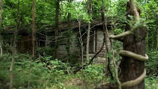 Spooky Abandoned House, Creepy Deep Open Well, and Skeleton Bridge! Jeep Gladiator VS Rough Edge