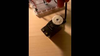 Me controlling a servo with a potentiometer