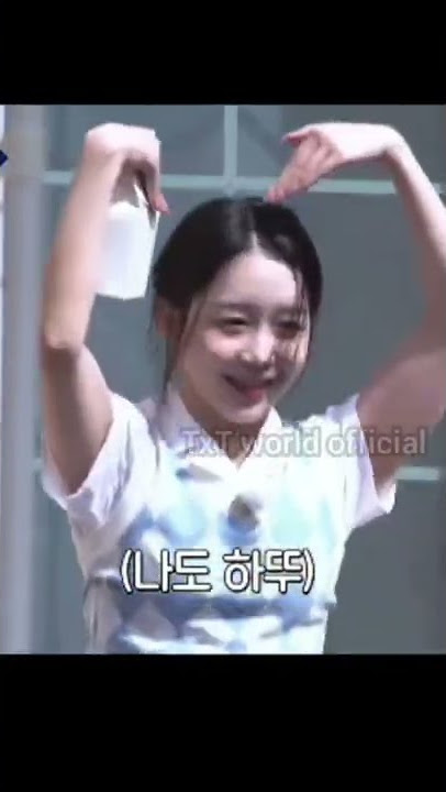 Loona and kep1er being fangirl of each other #kpop #kep1er #loona