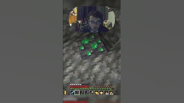 I found DEEPSLATE EMERALD ORE in Hardcore Minecraft... #shorts