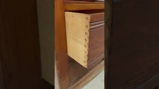 Did you know this thrifting tip?? 👀👀 #furnitureflip #thriftingtips #thrifttok #diytips #thriftedfurn