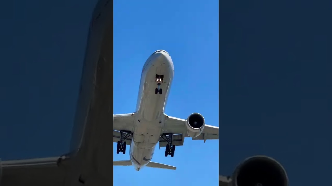 Air France B777-328ER Sky Team Livery . Paris - Los Angeles