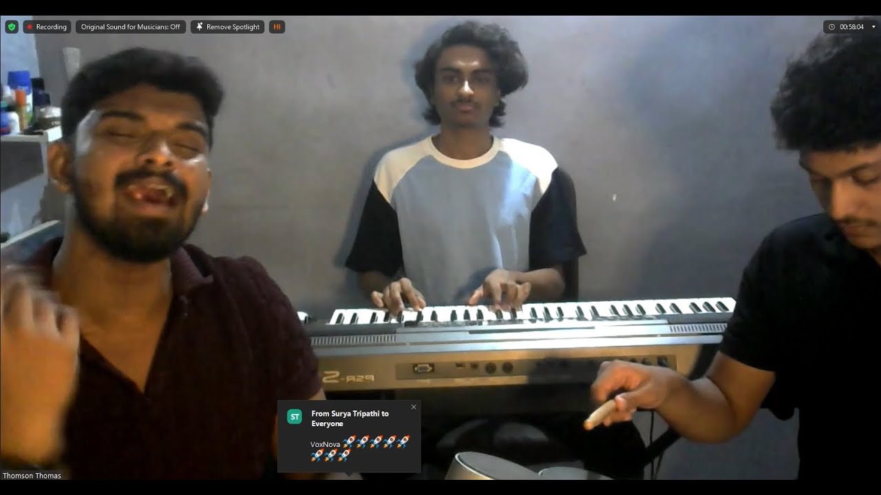 Singer SHOCKS 300 People with Old HINDI SONGS in Zoom! 