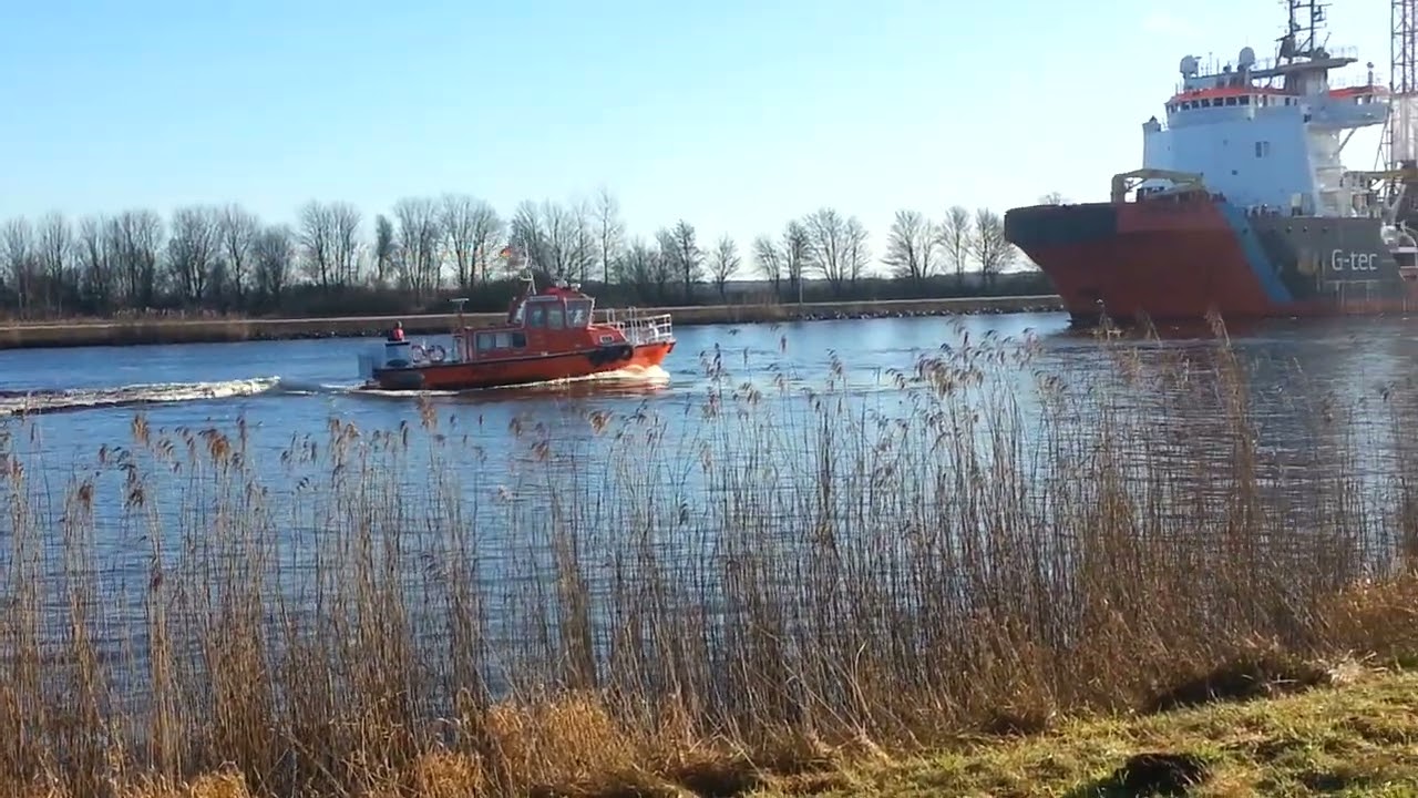 Nord-Ostsee-Kanal Lotsenstation mit Lotsenboot - 26 01 21