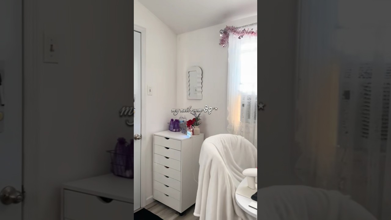 my nail room ❦ 𝜗𝜚˚⋆ 