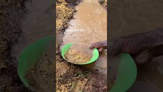 Download Lagu rejeki nomplok detik detik emas keluar dari sumur bor #shorts #emas #automobile #amazing MP3