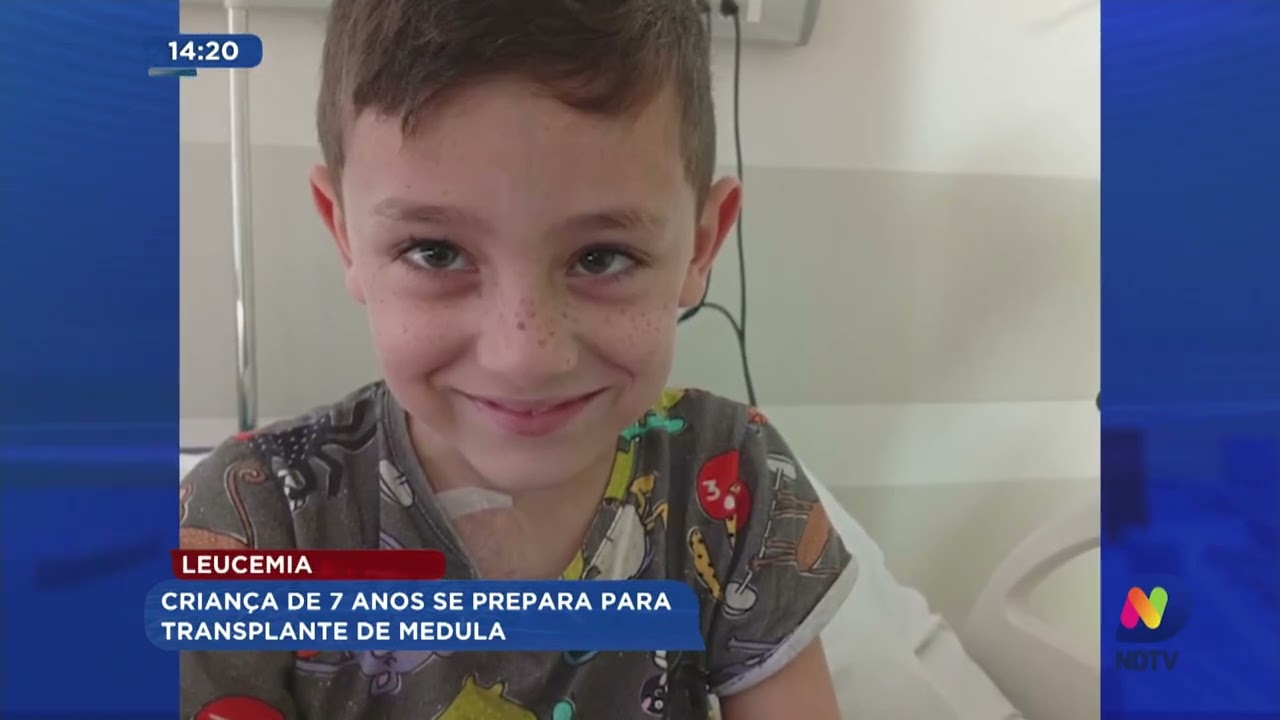 Leucemia criança de 7 anos se prepara para transplante de medula