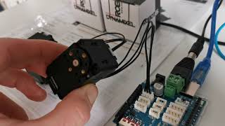 Multiple Dynamixel servos and Arduino shield from Robotis