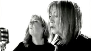 Video thumbnail of "Kate and Anna McGarrigle: Petite Annonce"