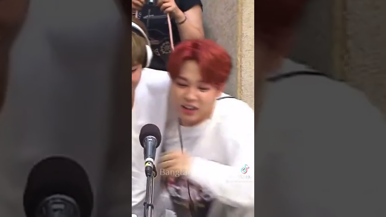 BTS Jimin & Taehyung trying to pop a balloon hugging...