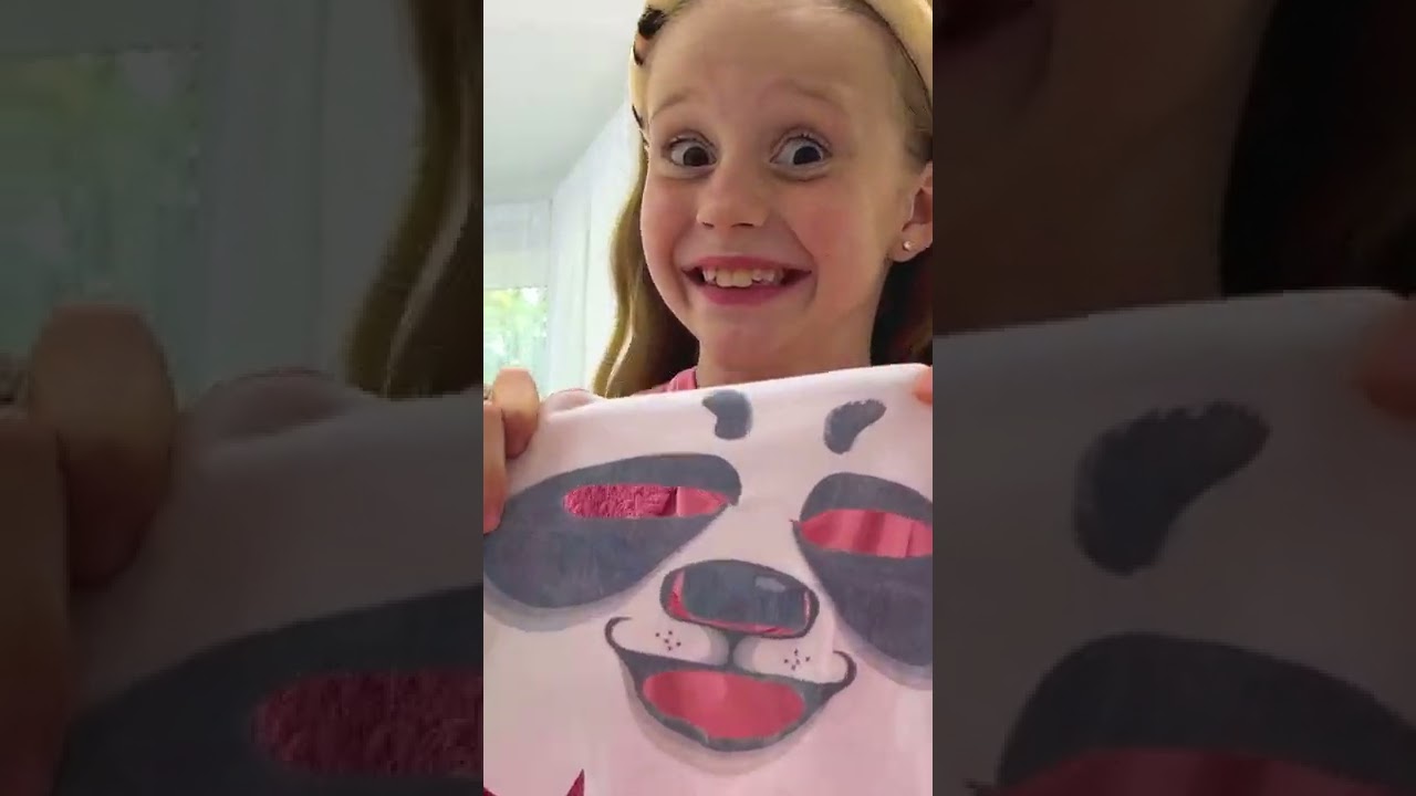 Nastya and dad make face masks 