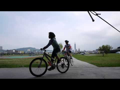 動力三輪斜躺車同學會.2013.7.1.暖西國小自行車課程.橋下休息