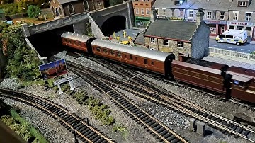 Loft layout OO Gauge Running Session.