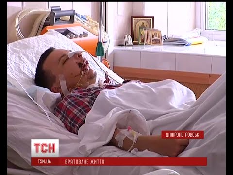 Бійця, якому снайпер навиліт прострілив голову, врятували у Дніпропетровську