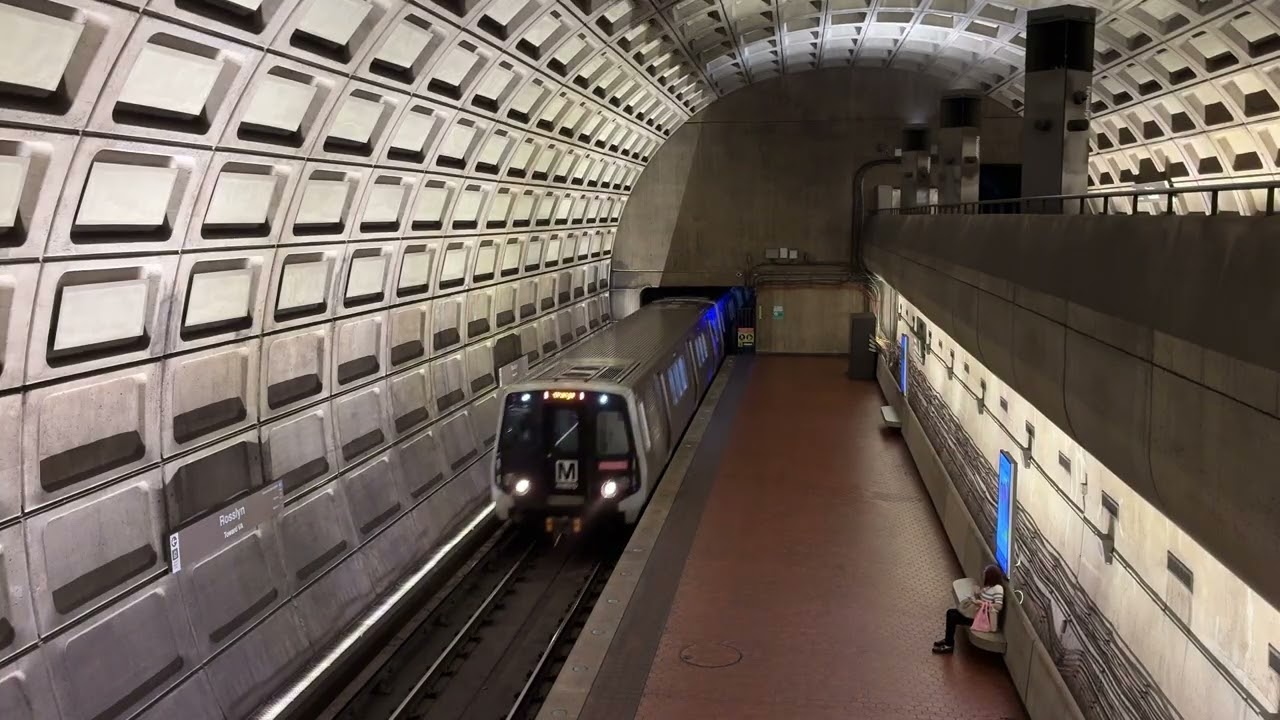 Orange Line to Vienna VA at Rosslyn