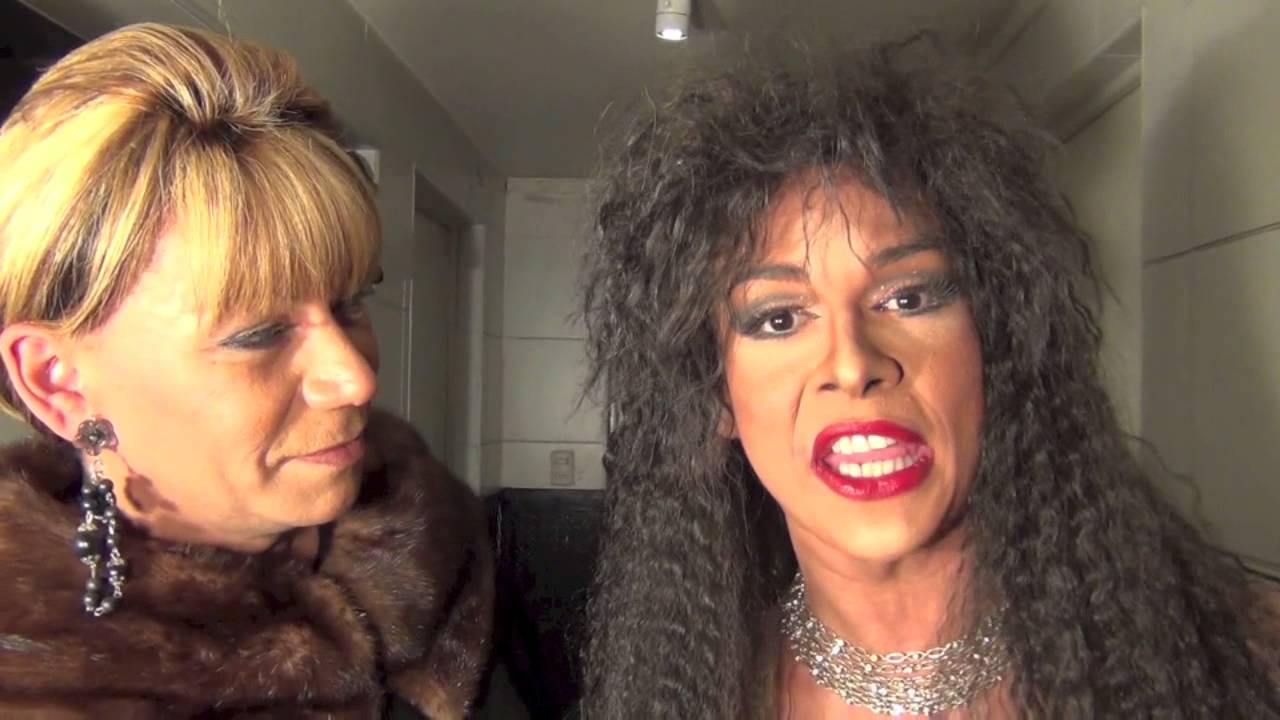 BACKSTAGE 08 AMIGAS Y RIVALES LAS ESTRELLAS TAMBIÉN SE CAEN