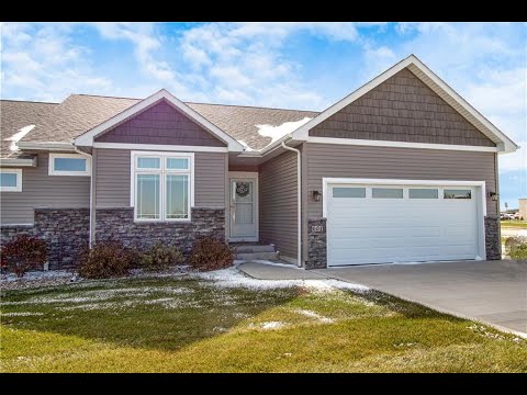 601 E Scenic Valley Avenue, Indianola, IA home video tour