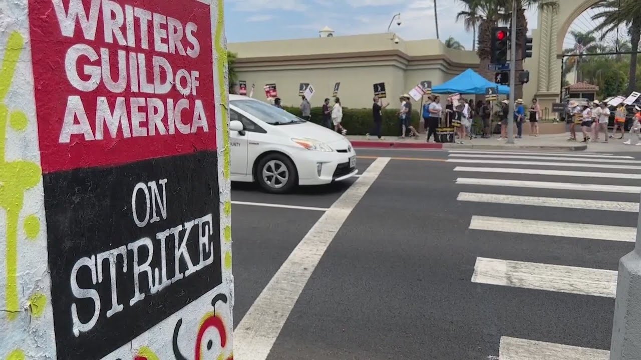 Tentative deal reached to end Hollywood writer's strike