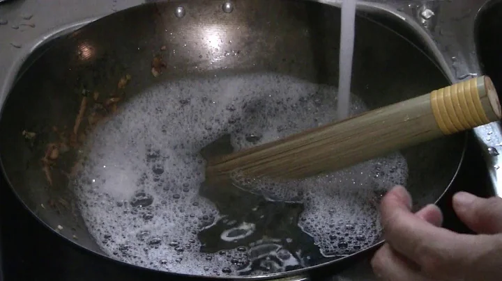 How To Clean A Wok  (Carbon Steel Wok Maintenance)