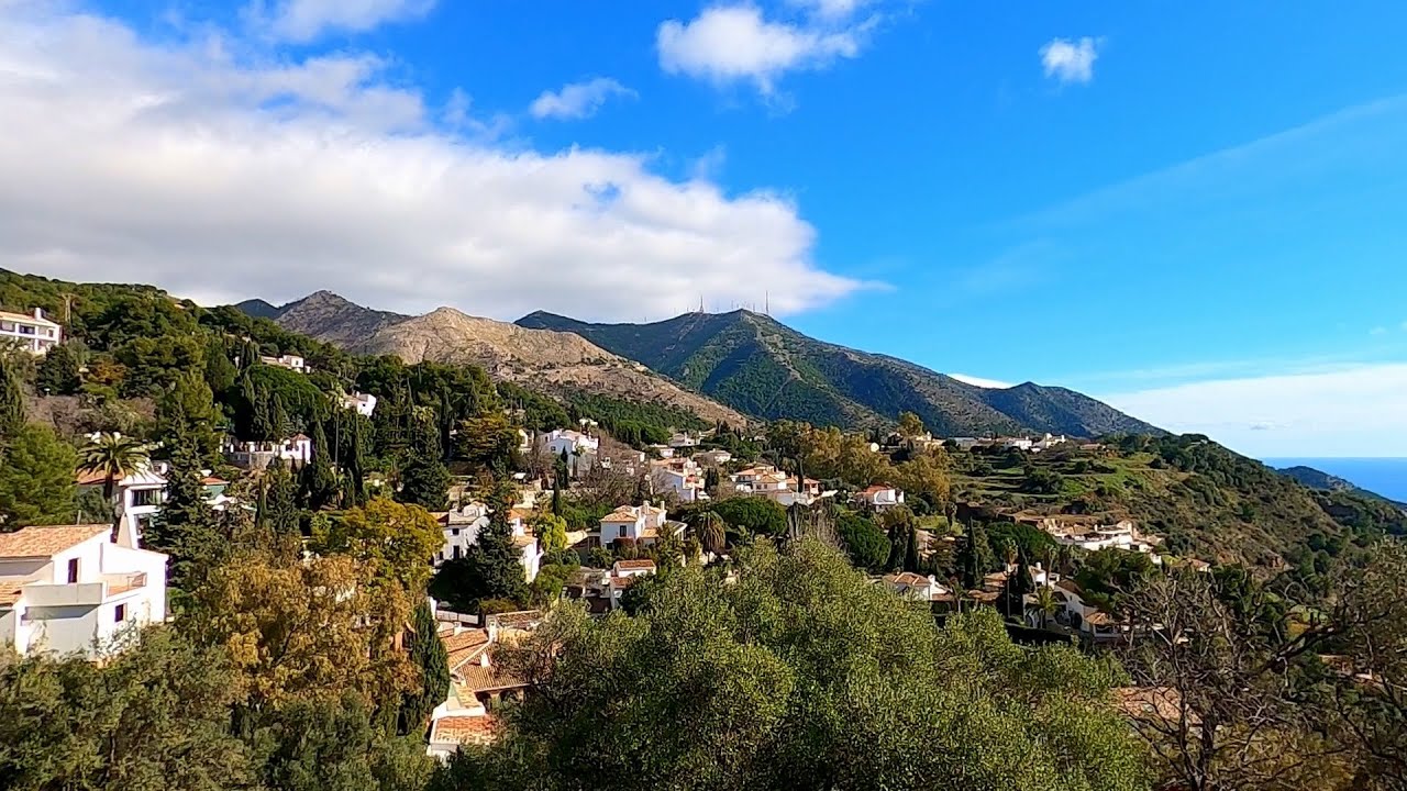 From Mijas village to the peak with the antennas