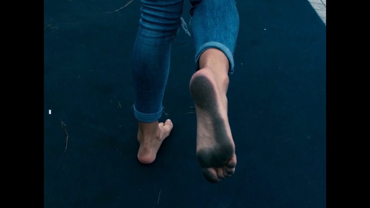 Lele barefoot in the park