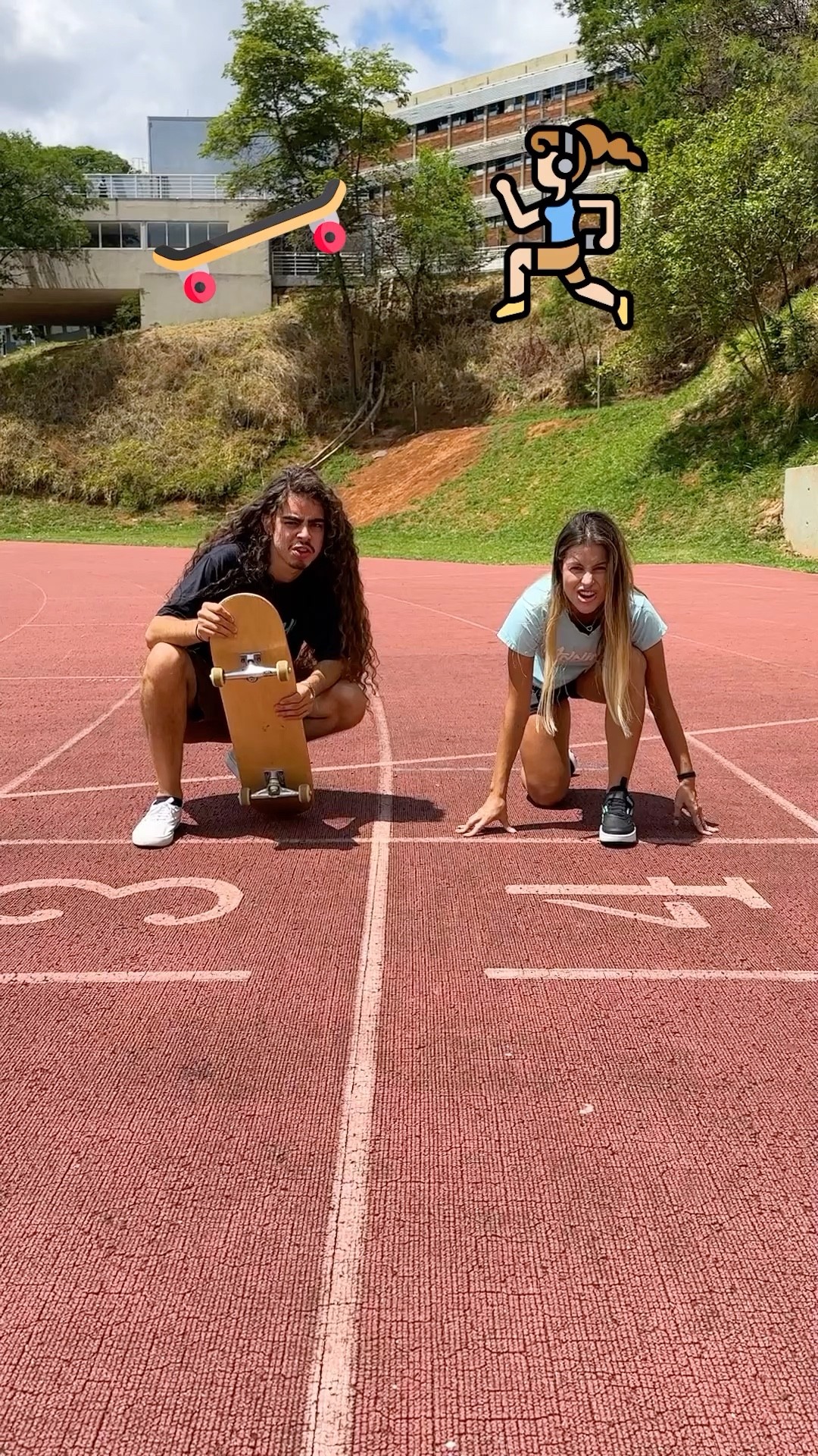GIRL VS SKATEBOARD !!!