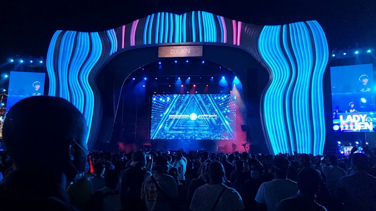 Lady DJ Jen live show at Expo crowded Jubilee Stage