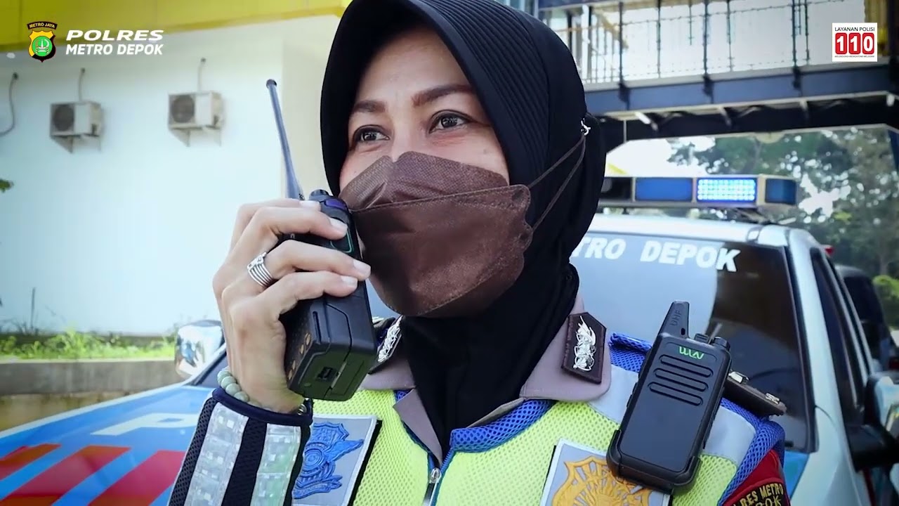 CALL CENTER 110 POLRESTRO DEPOK