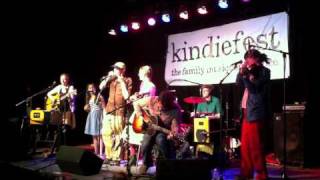 Elizabeth Mitchell at Kindiefest 2011 (Shoo Lie Loo)