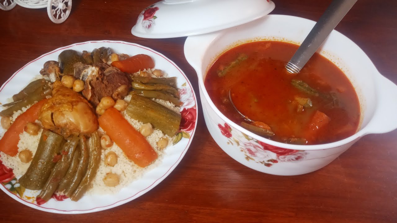 كسكس قبائلي بالمرقة الحمراء من ألذ الأكلات التقليدية التي تقدم في المناسبات