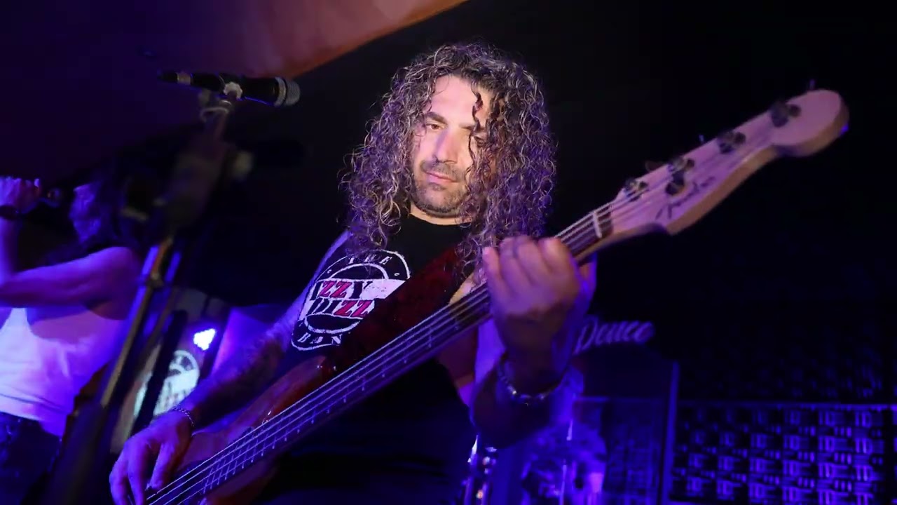 Double Deuce the izzy Dizzy Band