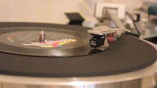 Kenwood KP1100 turntable plays old Aussie vinyl single