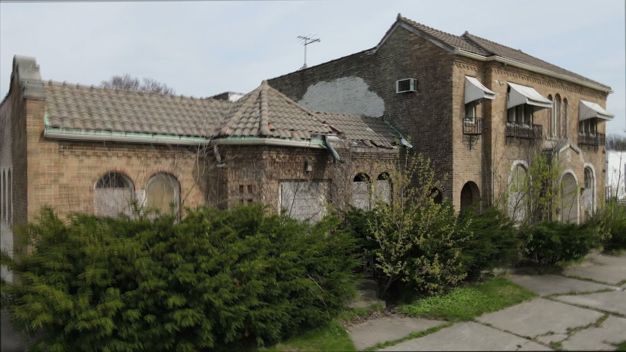 Burleigh Street
MILWAUKEE WISCONSIN 53206 (4K DRONE FOOTAGE)