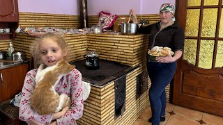 Real rural life in a mountain village. Rosiv- (cabbage with beans and dried mushrooms)