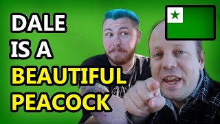 Dale is a beautiful peacock | Dejlo estas bela pavo