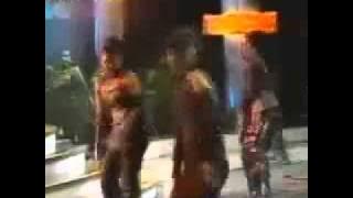 dewi persik kemben melorot