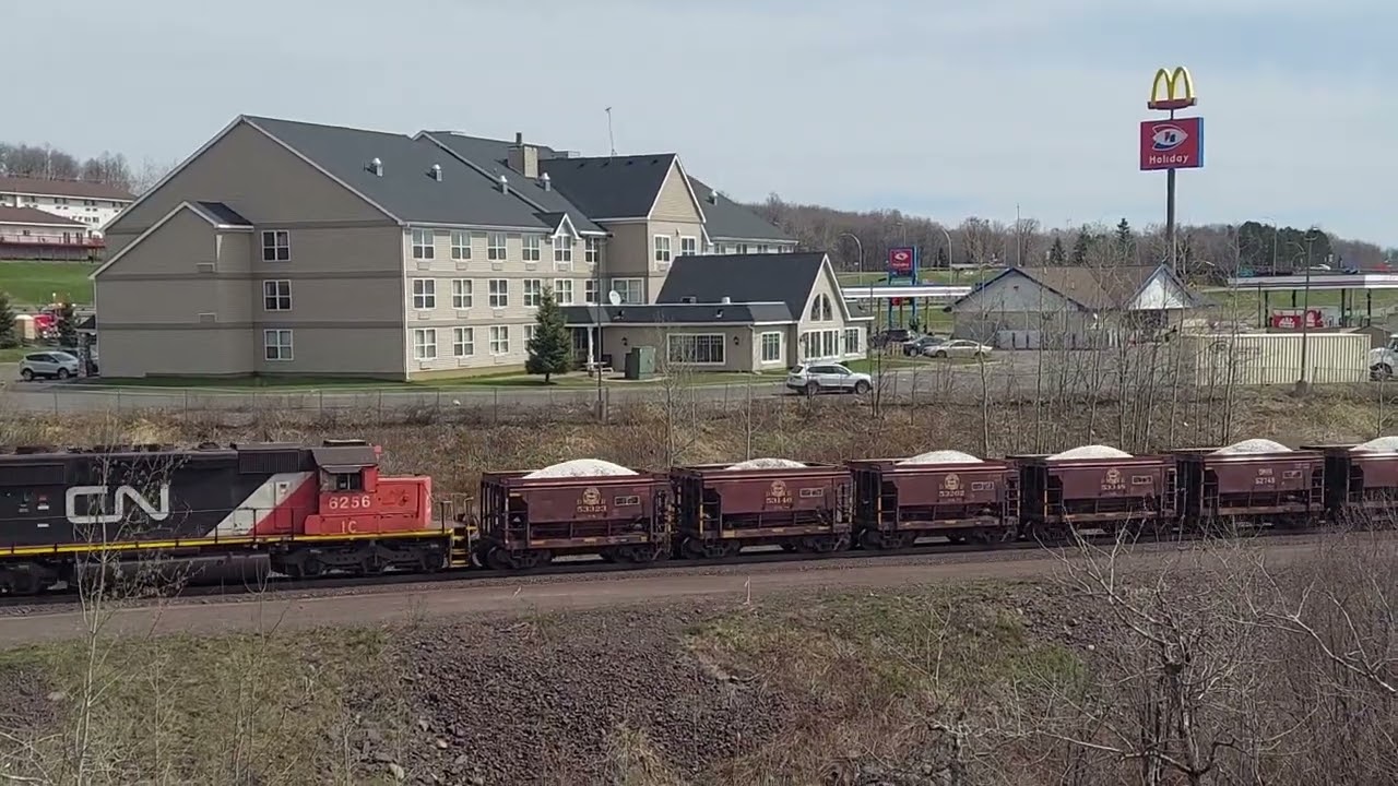 BLE 906,IC 6251 (white stripe) and IC 6256 lead minorca limestone up proctor hill