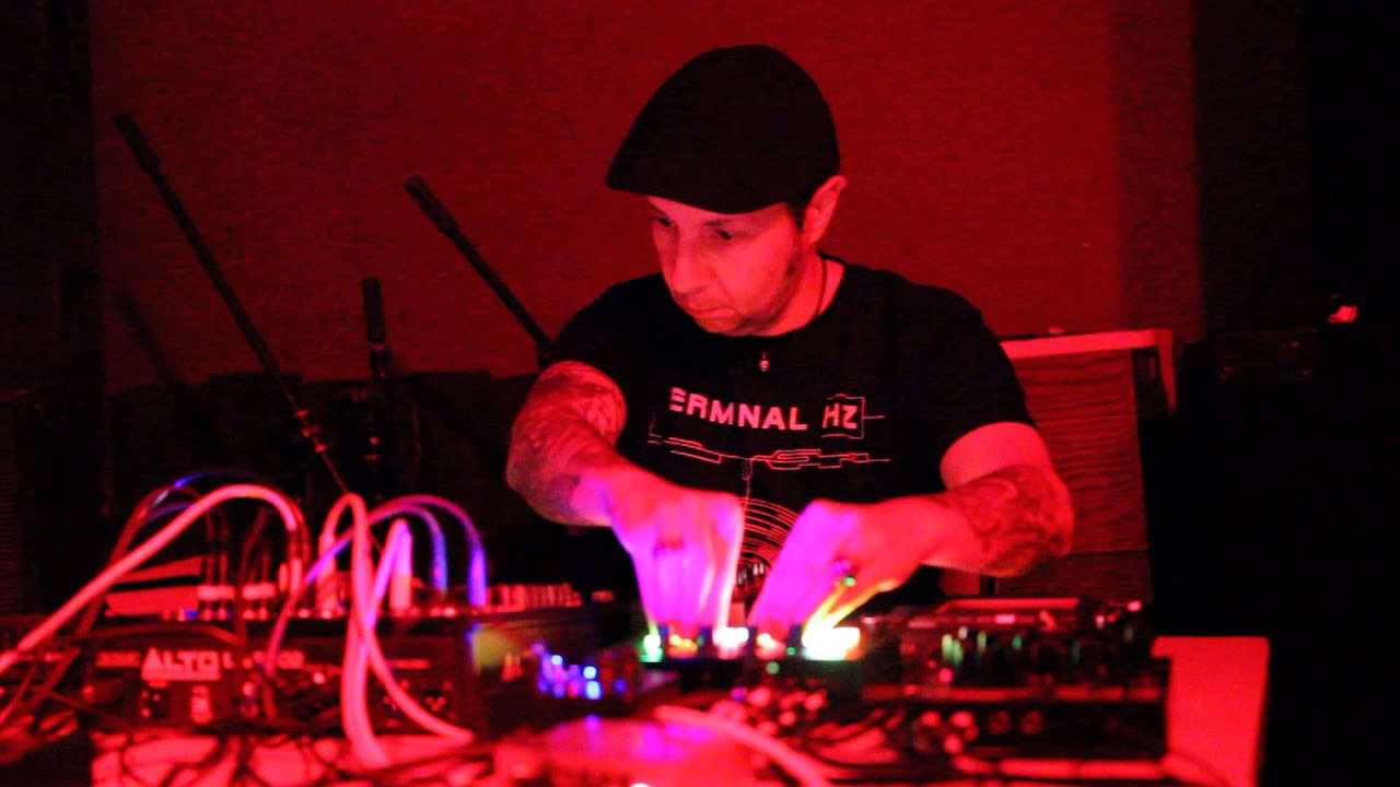 Sighell - Defibrylator Fest. 5 (excerpt)