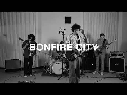 LA Post-Punk Artist Nick Moon Performs 'Bonfire City'