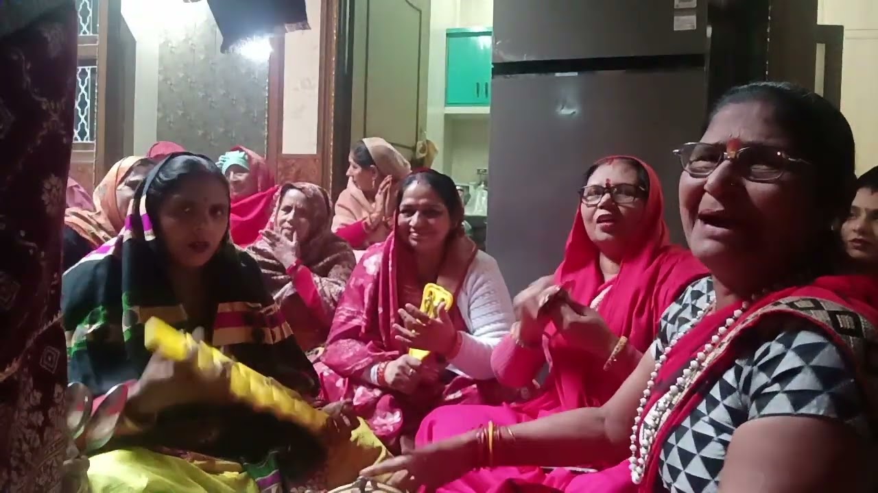 नीम के तले ना अमरूद के तले मोहन बाबा बैठी है गूलर के तले कमेंट करके बताओ 