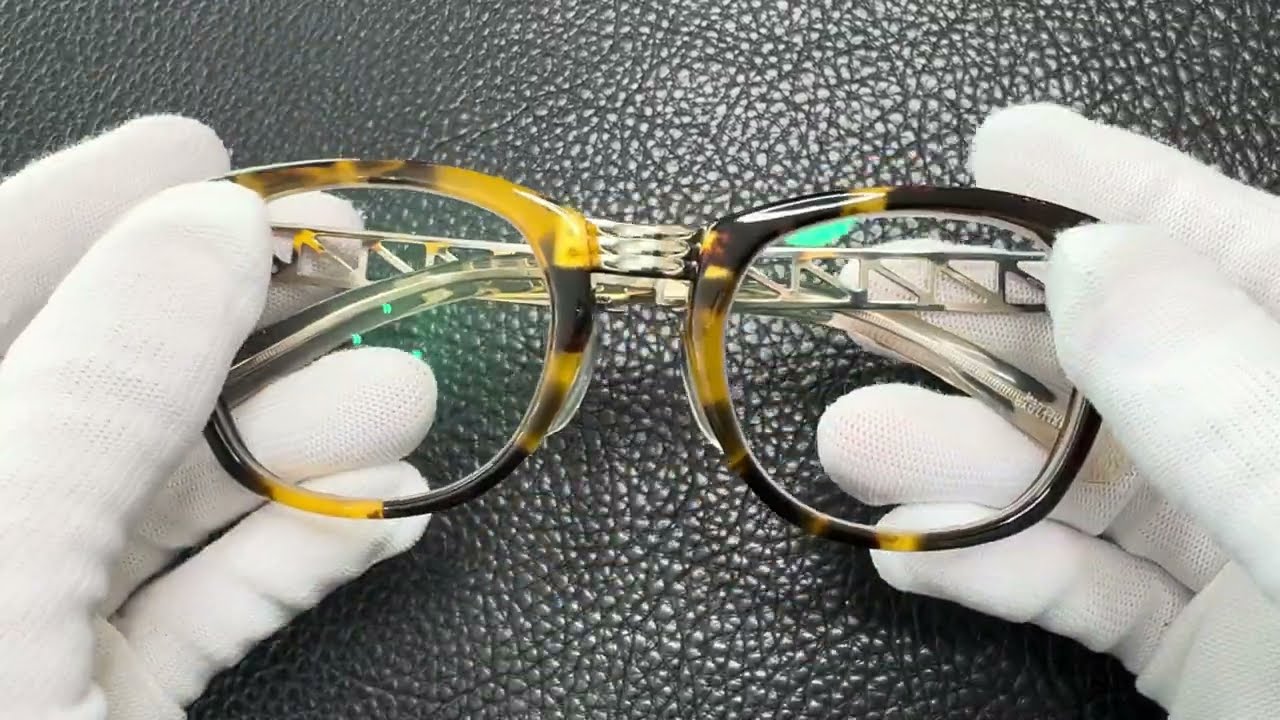 ジャンポール・ゴルチエ Jean Paul GAULTIER 56-0272 - YouTube