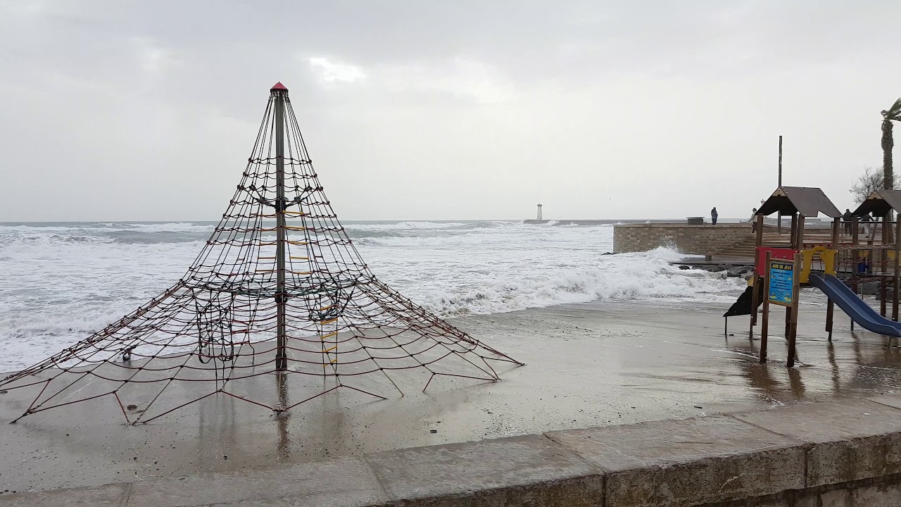 4k Queue De Tempete Eleanor Grau Dagde 7 Janvier 2018 Le Sable De La Plage