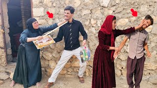 Ramin went to Soraya's house to resolve the dispute, but Zolfa's mother threw him out.🤔