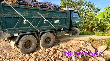 Bác tài lái xe tải Hoa Mai chở đất đầy kinh nghiệm lùi cực hay | Máy xúc volvo múc đất công nông